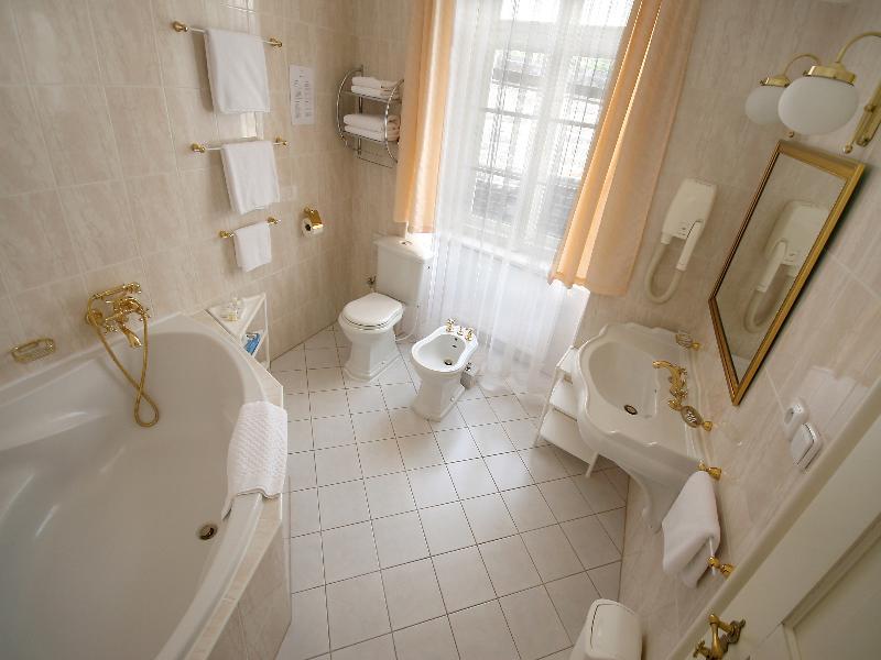 Отель Golden Star 4*