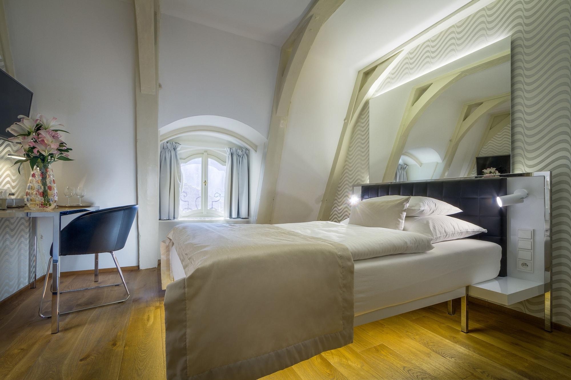 Golden Star Praha