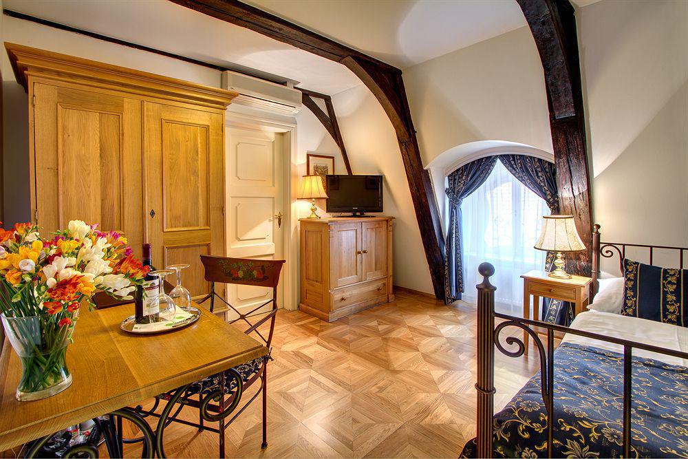 Golden Star Praha